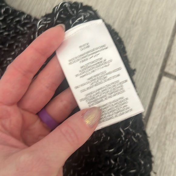 BCBGeneration Black & White Knit Cropped Sweater Top XS/S - Picture 5 of 7